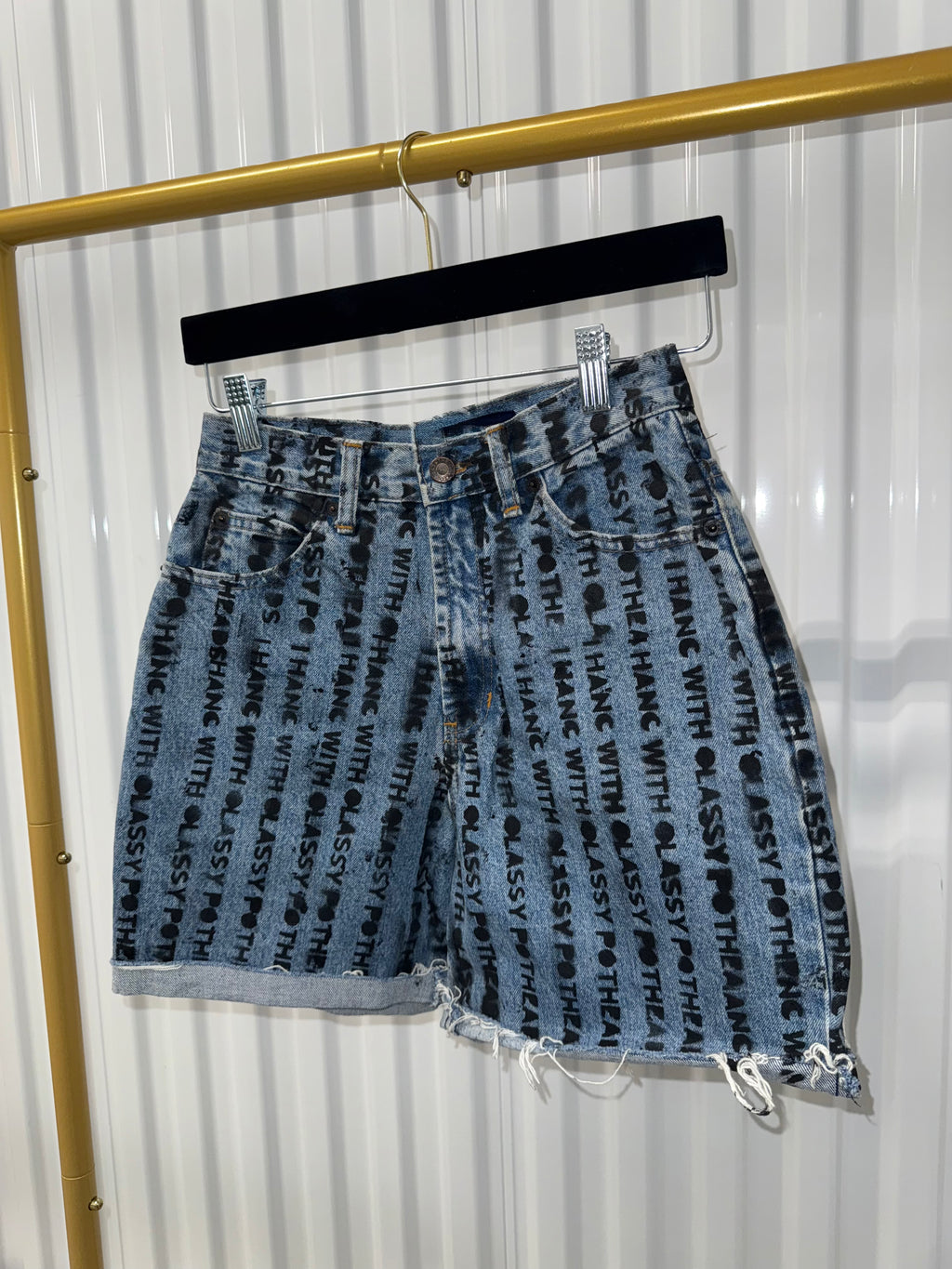 I hang with classy pothead denim shorts Size 4 001